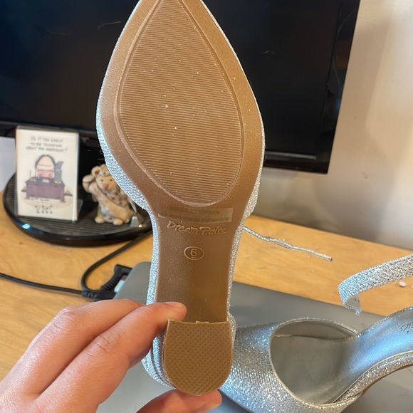 Dream Pairs Silver Glitter 4” strappy Heels size 6 Ladies - Picture 6 of 8